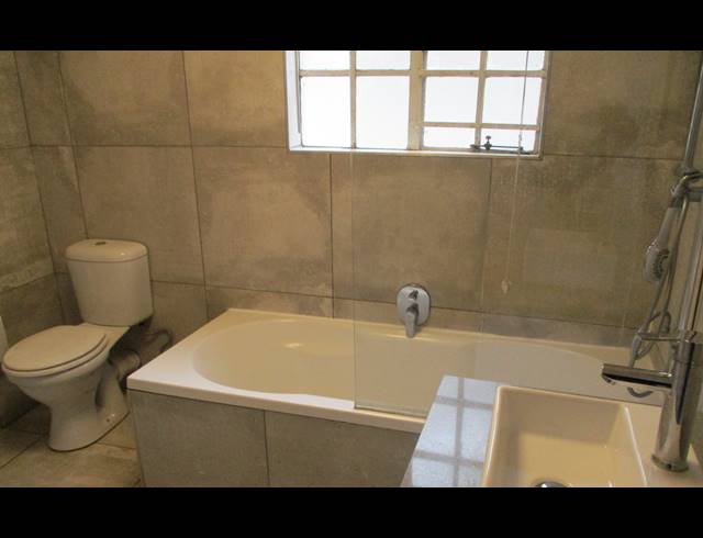 2 BEDROOM APARTMENT FOR SALE IN HELDERKRUIN